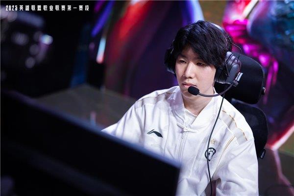 026年英雄联盟职业联赛 为玩家带来超凡体验pg电子试玩无畏竞巅峰！傲风携手2025-2(图5)