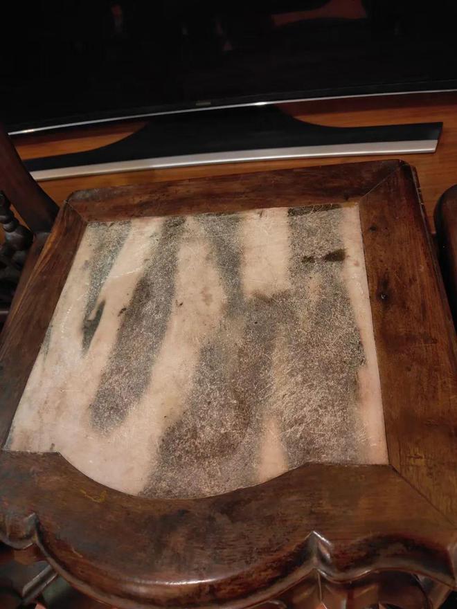 时期的酸枝精品扶手椅依旧价值不菲pg电子模拟器免费试玩一套民国(图2)